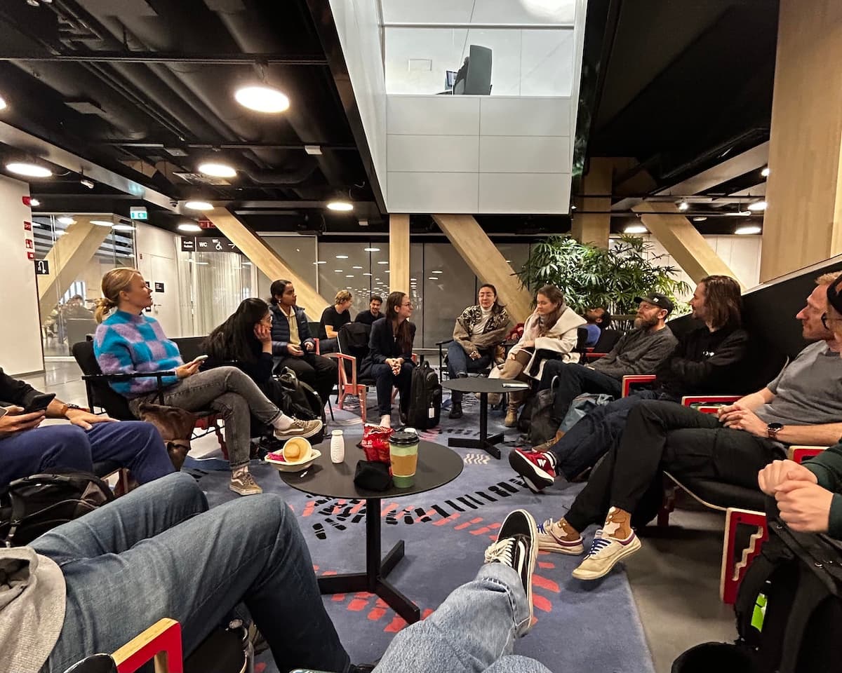 Application assistant UI